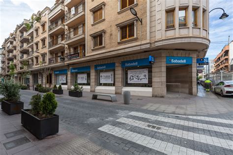 Oficina de Banco Sabadell cerca de su ubicación en Puerto。